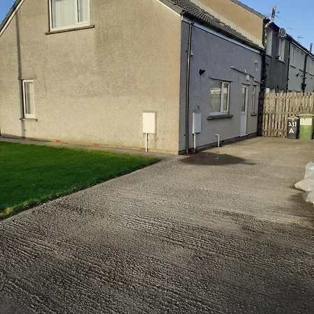 Hébergement de vacances New House For Your Consideration In